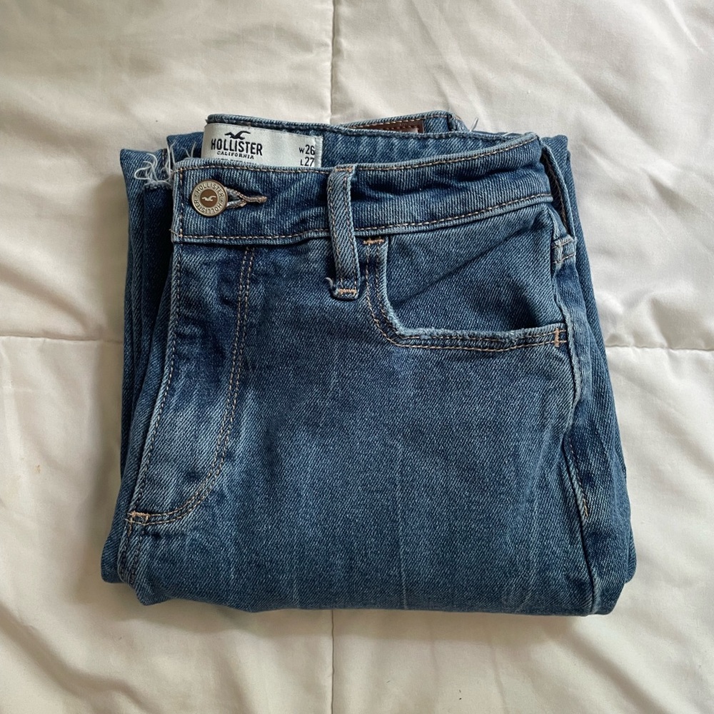 Hollister Curvy High Rise Mom Jeans